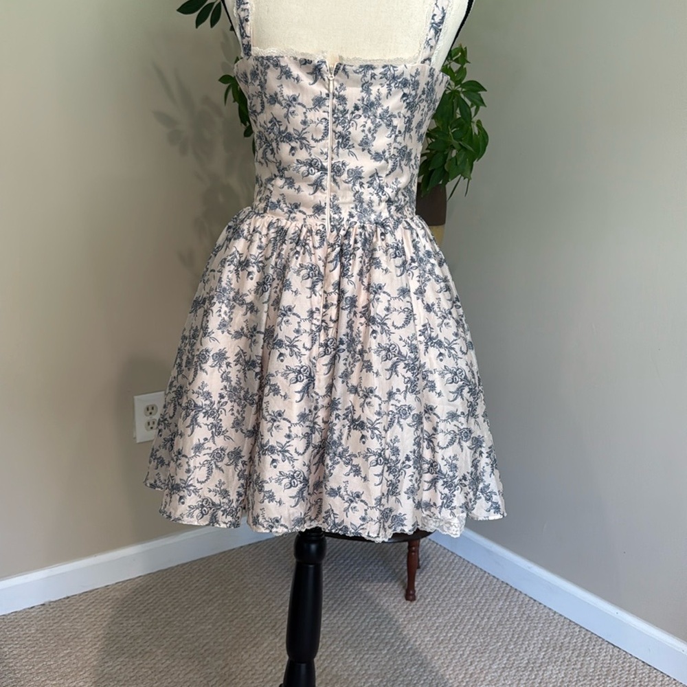 House of CB London BRIGITTE English Porcelain Print Corset Mini Dress. - Picture 7 of 13